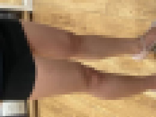 見かけたギャルをこっそり堪能！パンチラたくさん、勃起必須ショッピング中のギャルに釘付け　サンプル画像2