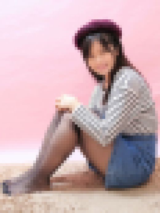 素人パンチラ in 自宅で個人撮影会 vol.127 サンタコス☆素人女子学生りんちゃん「はい、バナナ好きです♡　な サンプル画像