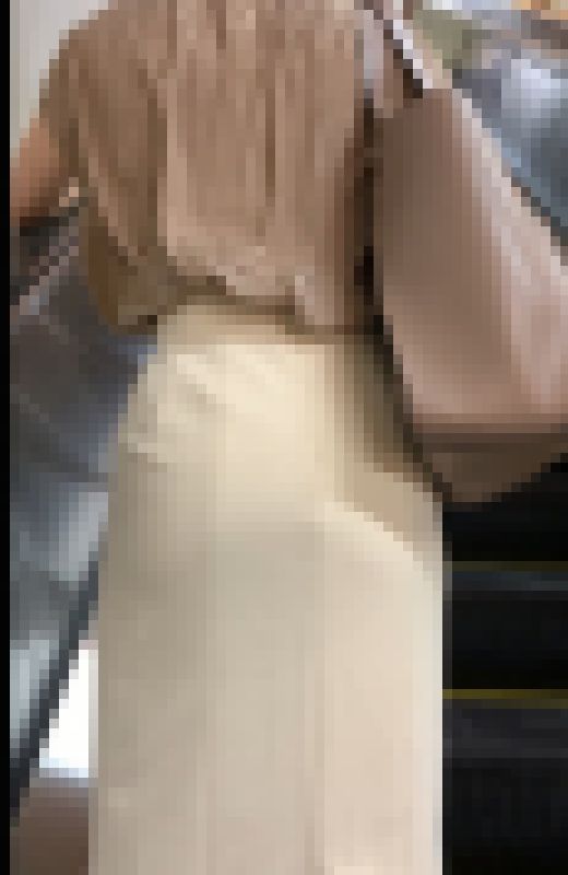 【デカ尻の桃尻】まん丸デカ尻のどエロい桃尻。清楚で真面目そのエロさが伝わるデカいエロ尻を突き出して変態行為をさせる【690】　サンプル画像1