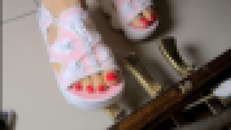 スニーカーサンダルでピアノペダル踏み #1 サンプル画像