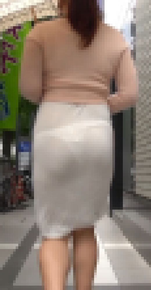 Dさんパート5　パンティーライン　透け　尻　サンプル画像1