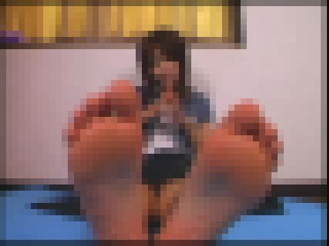 【CF】足裏を見せる女 #121 GLD-033-01　サンプル画像1