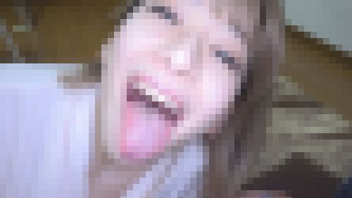 次から次へとまるで蛇口のように唾液を吐きだし私の顔面と鼻穴に舌を捻じ込む変態女子(完全オリジナル) サンプル画像