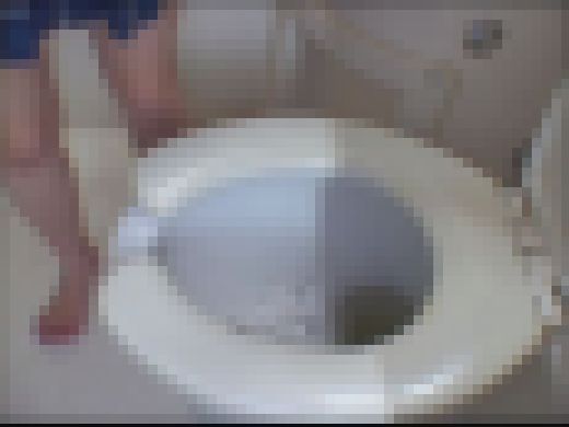 制服女子のアルバイト放尿　サンプル画像2