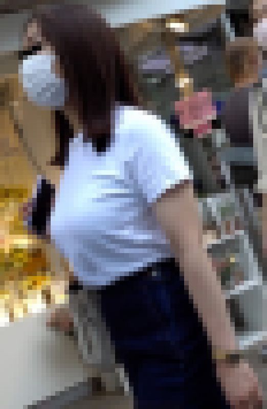 おかずプレミアム415（特SSS級豪乳ボインな激震お姉様！パイ揺れパイズリ高級ボイン様です！） サンプル画像