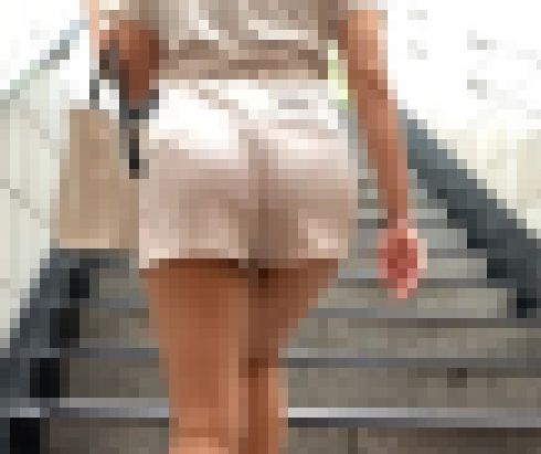 《イマドキのショーパンは丈が短い》 No.2304【あとほんの少しで色んなものが見えそうだ】 サンプル画像