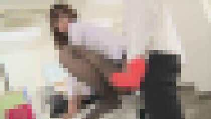 社内で唯一の黒パンスト女子②　サンプル画像2