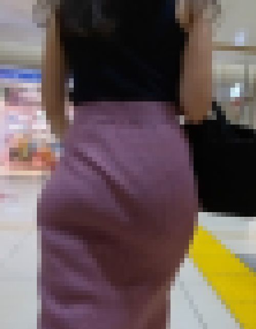 エロいケツした美女OL サンプル画像