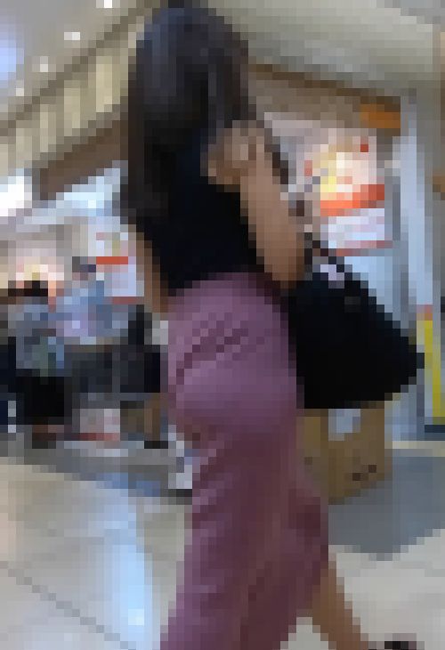 エロいケツした美女OL サンプル画像3