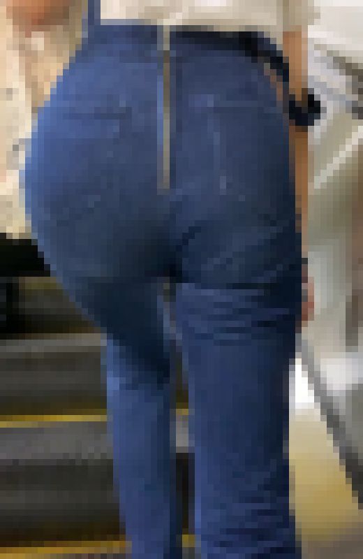 【デニム娘のデカ尻】デニムデカ尻のお尻です。左右に揺れるぶるっぶるっのデカバック挿入でハメ！キメ！イク女！【701】　サンプル画像1