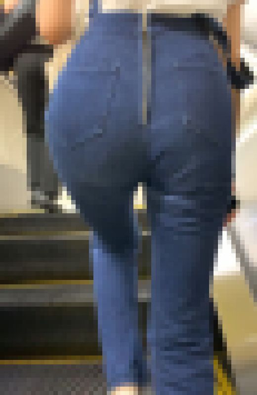 【デニム娘のデカ尻】デニムデカ尻のお尻です。左右に揺れるぶるっぶるっのデカバック挿入でハメ！キメ！イク女！【701】　サンプル画像3