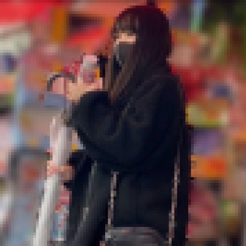 【盗撮】【パンチラ】制服姿の女子◯生の昼下がり サンプル画像
