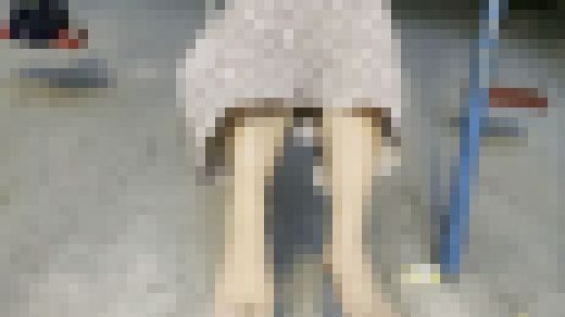 【完全裸足】第12弾！裸足で外を歩く女性 part2　サンプル画像2