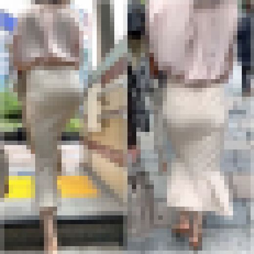 《尖りオッパイならぬ尖りヒップ》 No.2313【Part3・セレブ親子でお買い物中の着衣尻】　サンプル画像3