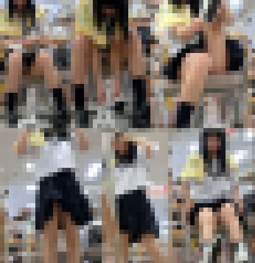 大開脚で白P丸見え靴屋でパンチラしまくりな姿をじっくり盗撮　サンプル画像1