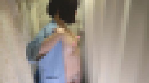 レントゲン車　検診　更衣室 　着替え 【埼玉県某女子 高】vol.23　サンプル画像2