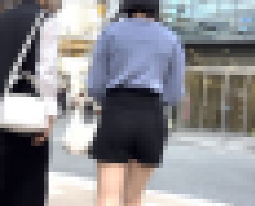 幼い体型なのにお尻の張りが主張しすぎているJD サンプル画像