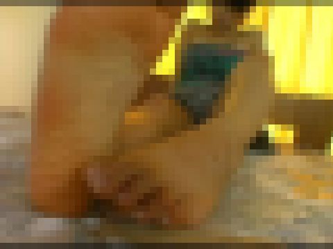 【CF】足裏を見せる女 #126 GLD-034-02 サンプル画像