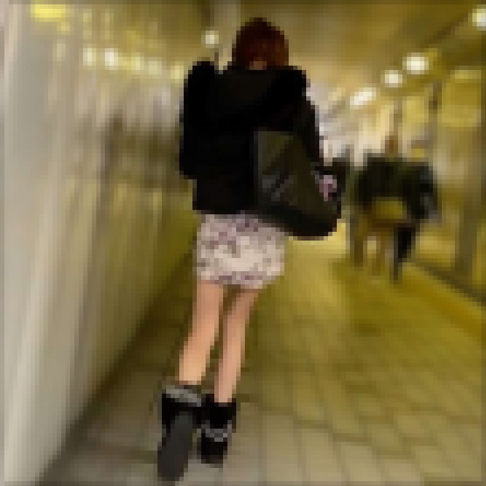 【ギャル】【盗撮】ロマンがはびこるパンチラな世界、お嬢の日常に密着ドキュメント サンプル画像