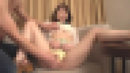 色白スレンダーの21歳女子大生が一人エッチだけでは我慢できすAVに応募　サンプル画像1