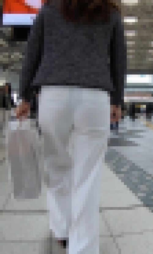 白パンに面積小さなパンティ　サンプル画像2