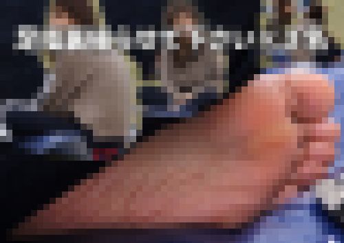 足指裏撮らせて下さい×３名（お花見編）　サンプル画像3