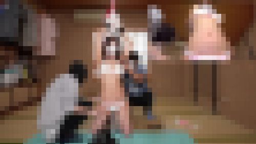 オジサン達の愛情こもったくすぐり責めでメチャクチャ可愛い声でさえずり、快楽責めで気持ち良く昇天しちゃったお嬢さん（完全オリジナル サンプル画像