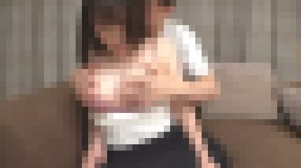 Fカップ巨乳の20歳アパレル店員が半年ぶりのエッチでアソコを濡らして何度も絶頂　サンプル画像1
