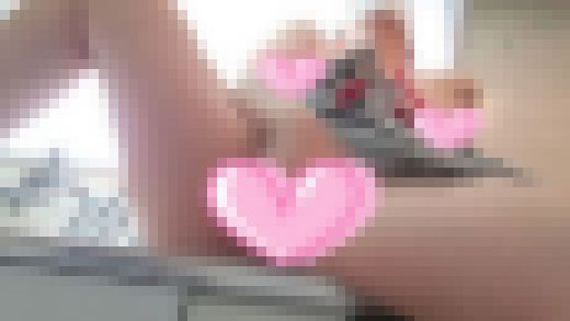 ❤愛華の自撮りオナニー❤料理を作る前にムラムラした人妻が裸エプロンでオナニー　サンプル画像3