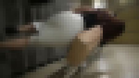 大きく膨らんだデカ尻を突き出すOL(再販)　サンプル画像1