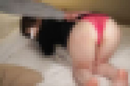 【ハーフ系】オジサンに囲まれオマ〇コ濡らすギャル娘とハメ。※るみ 【個人撮影】　サンプル画像1