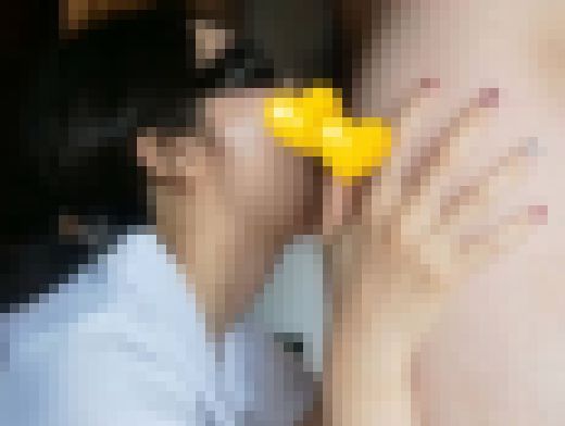 【素人即尺フェラ総集編②】無洗チンポに美味しそうに吸い付く鬼口万子集団に1週間溜めた精子を吸い尽くされる僕　サンプル画像2