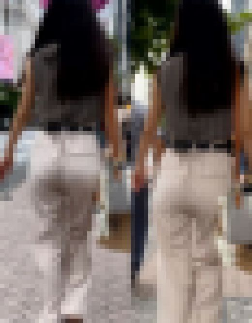 【白系パン】【Pライン】歩いているだけで見えてしまうお姉さん　サンプル画像1