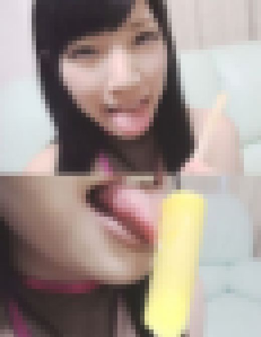 ☆Kモデル　りなちゃんシリーズ⑤　棒アイス舐め　エナメルハイレグ（ピンク）　擬似フェラで汁まみれ　サンプル画像1