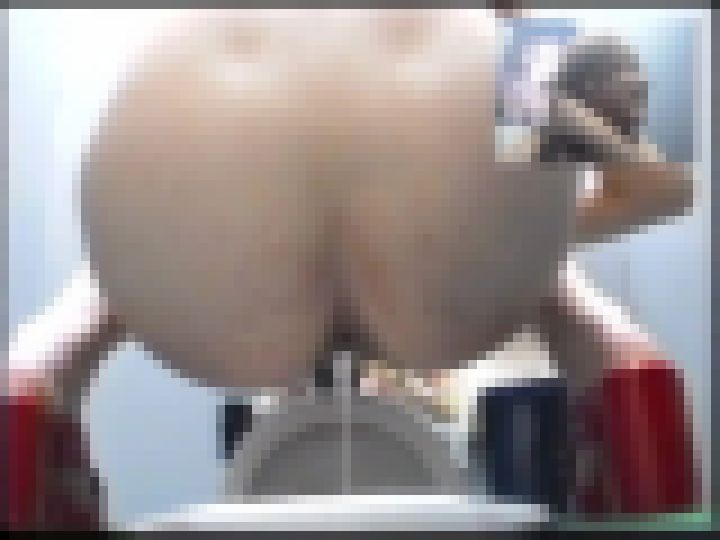 素人グラドルM字開脚和式便所 #026 サンプル画像