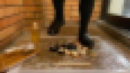 【寿司crash】Japanese sushiそれは全世界が認める日本の食文化。世界を敵に回し踏みつける制服娘　サンプル画像1