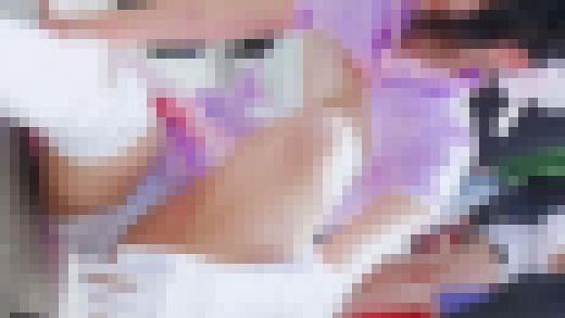 セット商品★コミックマーケット コスプレ ★大興奮縞パンチラ 対面 童顔 ドアップ パンツずらし　サンプル画像1