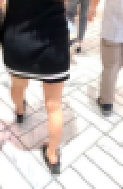 【歩行の美尻】デカ尻を強調するＪＤ＆新人OL対決！ムッチリエロい肉尻とスレンダー美脚の精子ぶっかけ必死【711】　サンプル画像2