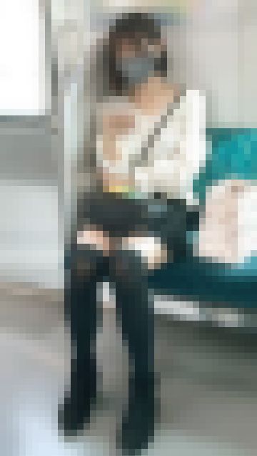 絶対領域がエロい正真正銘のショートカット美女（其の一）　サンプル画像1