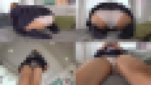 J K制服のままパンツ濡らして、いやらしいシミができちゃうパンチラ娘（1）　サンプル画像3