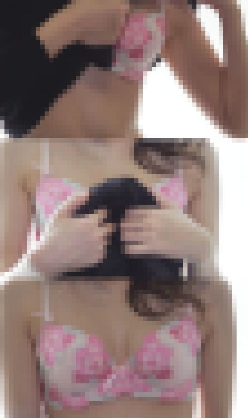 [ワクチン接種]仕事帰りの営業レディ(23)の丸コリ乳首を接写[胸チラ]　サンプル画像2