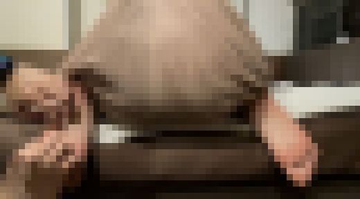 【くすぐり個撮】25cmのデカ足OLさんの激弱な足の裏をくすぐり責め　サンプル画像3