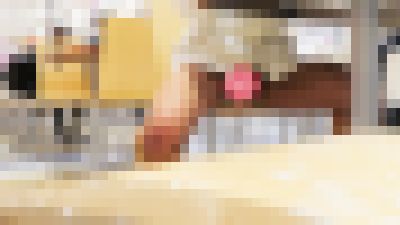 フードコートで彼氏には見せず俺にだけずっと見せてくれた若い娘の生パン 4K動画 サンプル画像