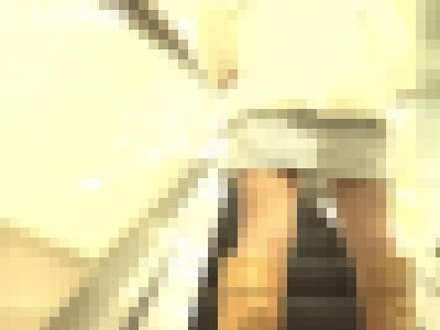 フードコートで彼氏には見せず俺にだけずっと見せてくれた若い娘の生パン 4K動画 サンプル画像3