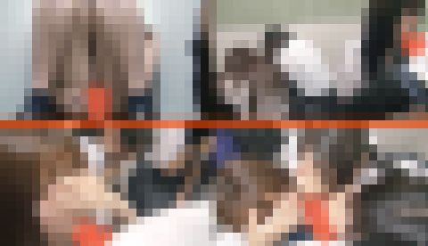 夏盛り女子○生【41】ピチピチ女子○生が３人がスカート上げてトリプルおま○こくぱぁｗ１本の肉棒を３人で舐め舐め！　サンプル画像2