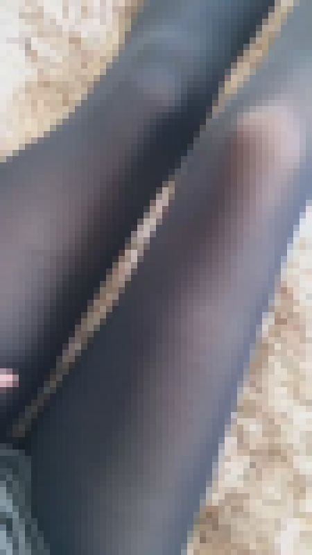【自撮り】彼女の黒タイツ脚スリスリ サンプル画像