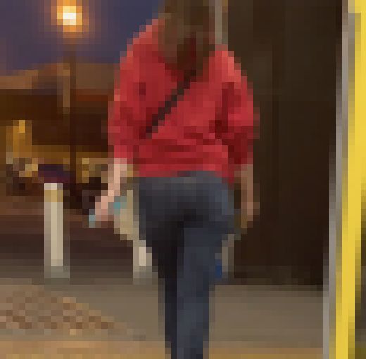 【アメリカ人10代の巨尻】ショッピングモールのアメリカ人ティーン　おにくがみっしり詰まった巨デニム尻 サンプル画像