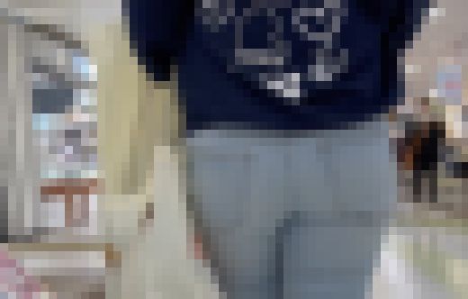 【アメリカ人10代の巨尻】ショッピングモールのアメリカ人ティーン　おにくがみっしり詰まった巨デニム尻　サンプル画像2