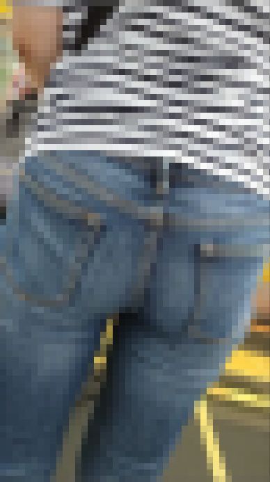 【食べ頃ヒップ】20代OL私服デニム尻１2 サンプル画像