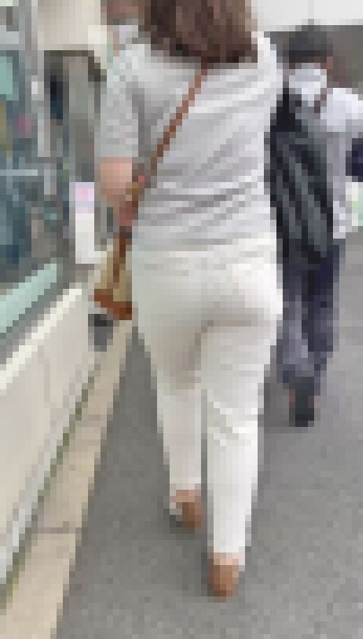 タプタプのどっしり美爆尻をムニュつかせて男を挑発！ 下品なムチエロボディ 奥様編　サンプル画像3